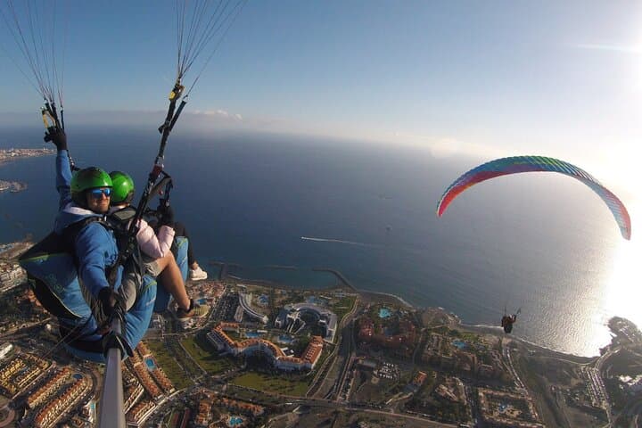Volando sobre costa Adeje - 1