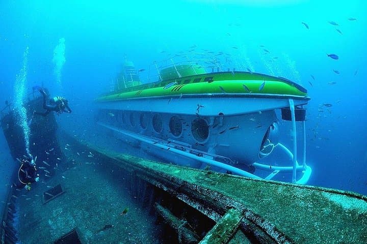 Submarino con naufragio - 1