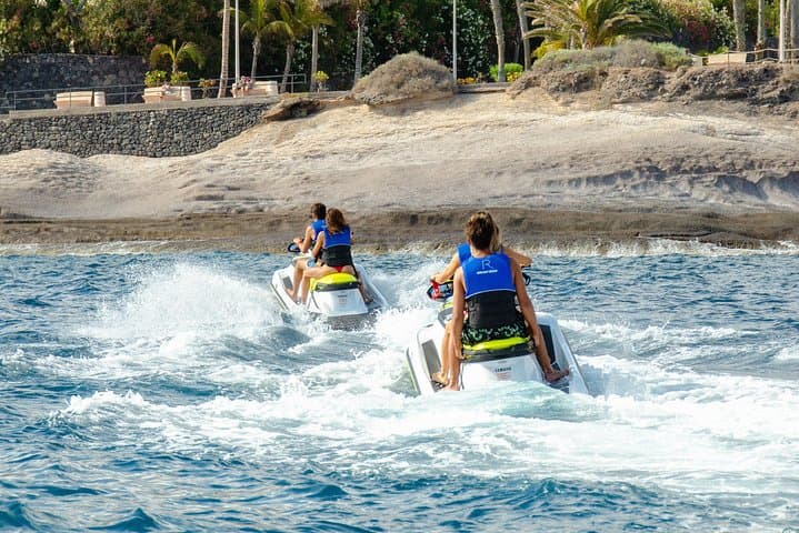 Tour guiado de 1 hora en Tenerife en moto de agua doble - 1