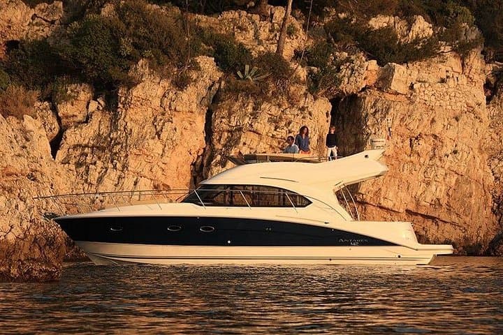 Barco de motor de lujo privado 6 y 8 horas de alquiler de día completo - 1