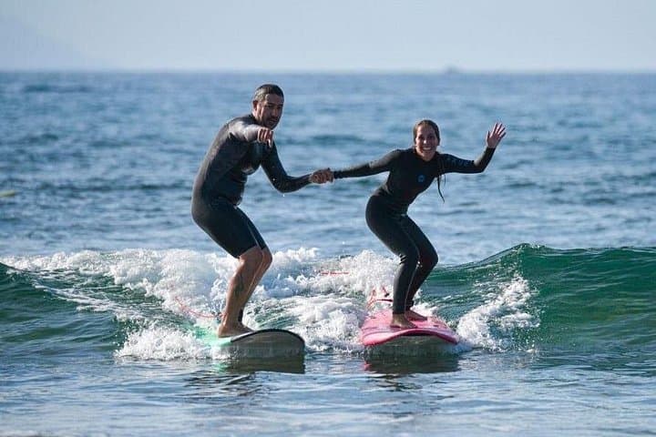 surfeando en pareja,alegria y diversión para el recuerdo - 1