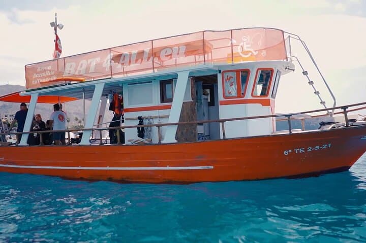 Tour Compartido de 3 Horas en Barco Accesible en Islas Canarias - 1