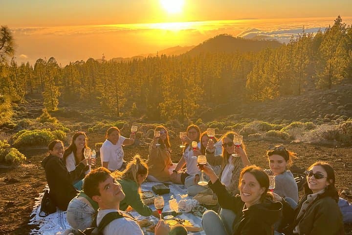 Tour de picnic y observación de estrellas por el Parque Nacional del Teide