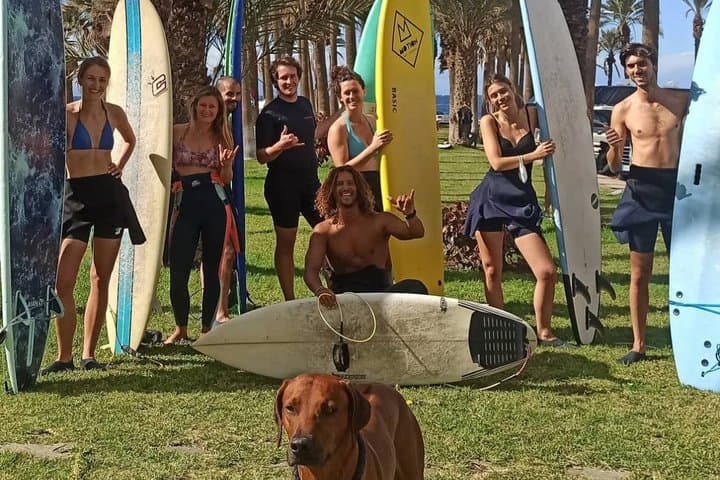 Clases de surf grupales y privadas en Playa de las Américas
